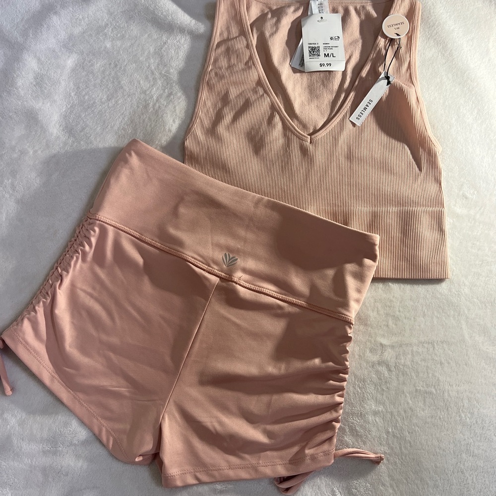 Workout/Lounge set - Picture 2 of 4